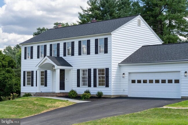 Building Photo - 1213 Clearfield Cir