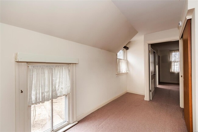 Building Photo - 9901 Arthur Ln