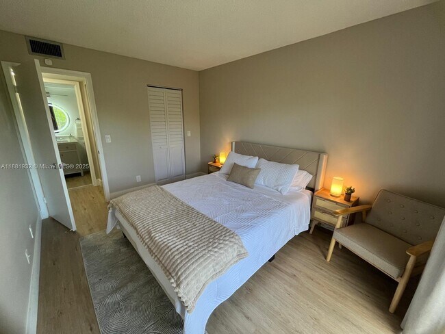 Building Photo - 13255 SW 9th Ct