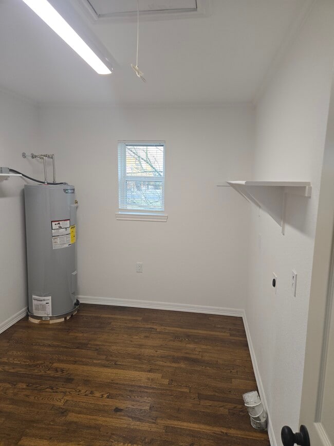 Building Photo - 415 N 23rd St