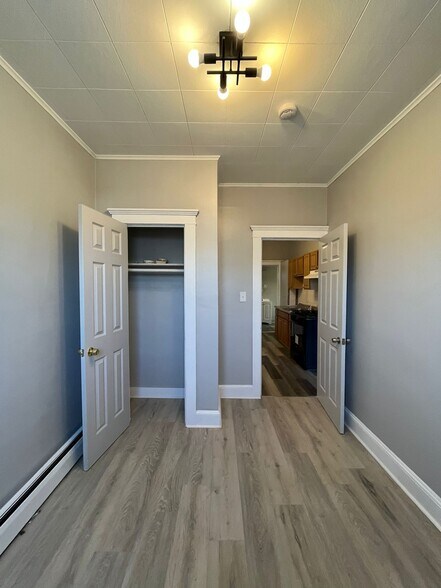 Building Photo - 56 Terhune Ave