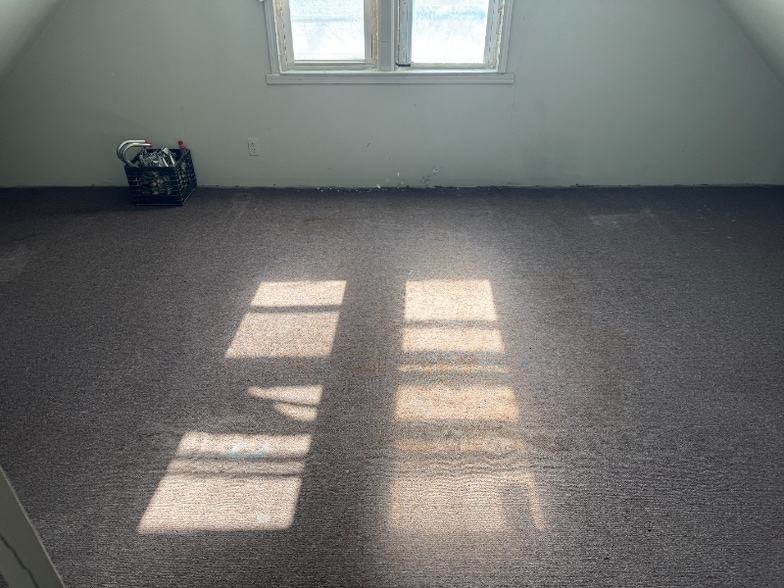 Building Photo - 11907 Continental Ave