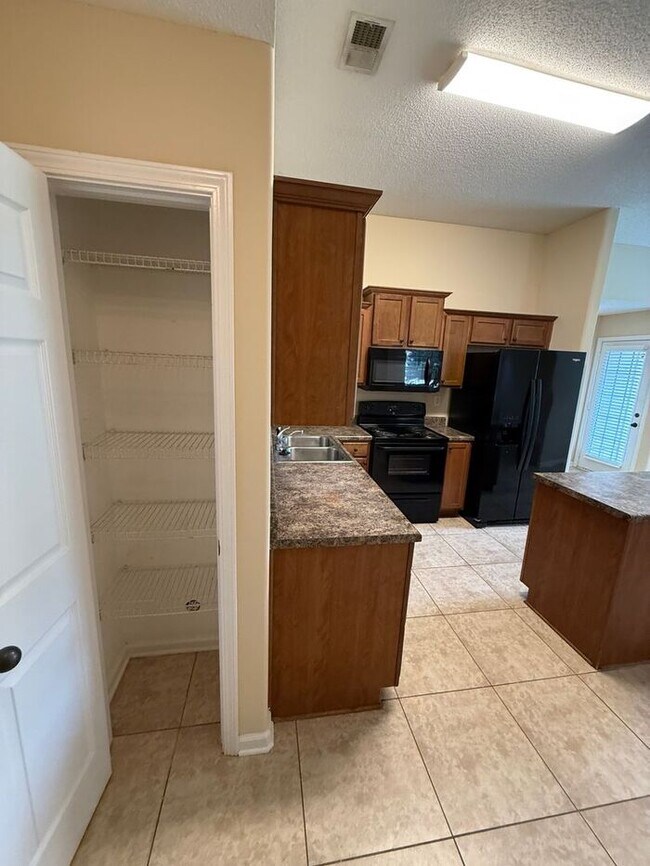 Building Photo - Gated Community - 3 Bedroom 2 Bathroom Cordova Rental Home