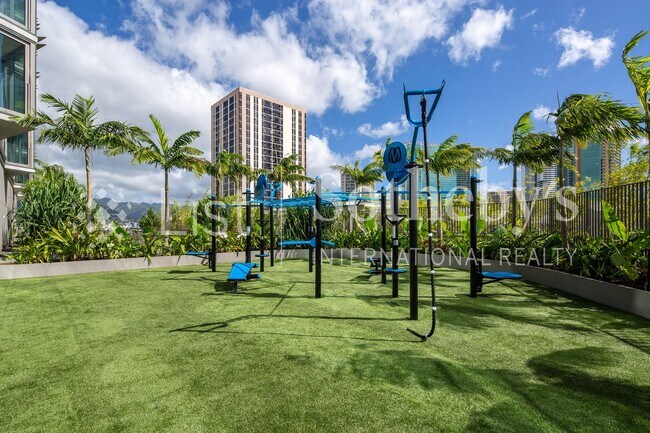 Building Photo - Ae'o #1909  |  Honolulu, HI