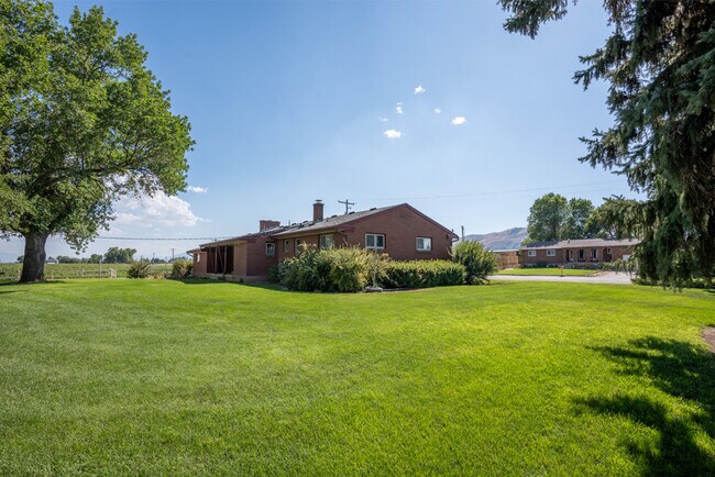 Building Photo - 182 S 800 E