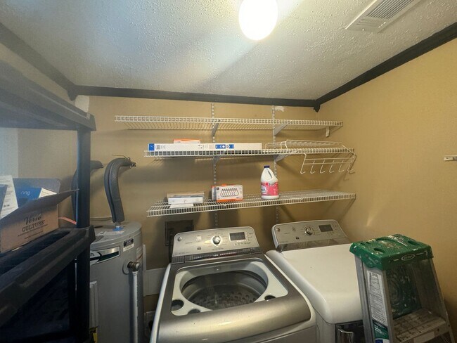 Building Photo - 5112 Kraft St