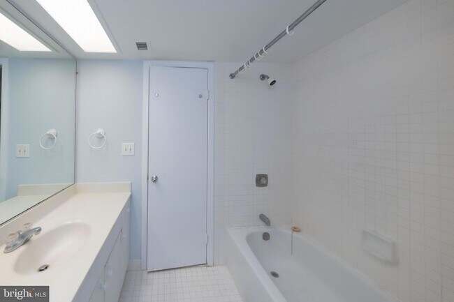 Building Photo - 5501 Seminary Rd