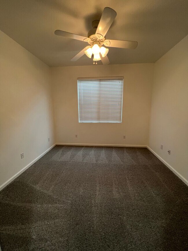 Building Photo - 2724 Tecopa Ave