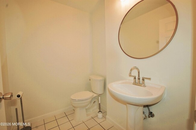 Building Photo - 574 Beachway Ave