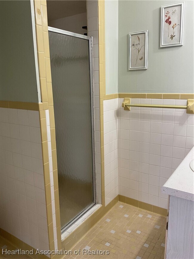 Building Photo - 106 Karola Dr