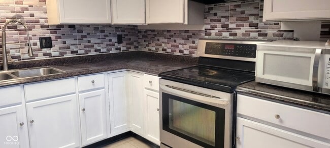 Building Photo - 10169 Penrith Dr