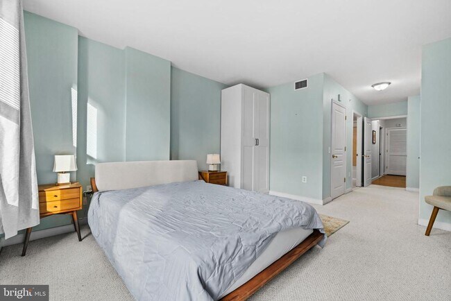 Building Photo - 631 D St NW