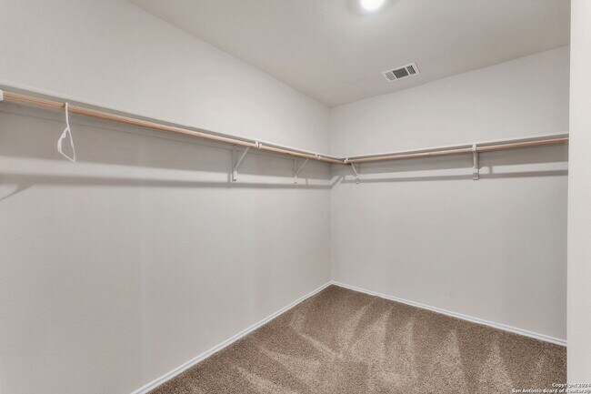 Building Photo - 140 Fireoak Dr