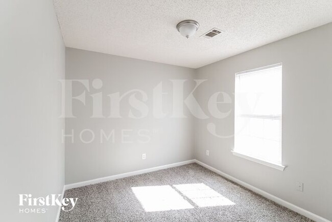 Building Photo - 164 Regency Park Dr