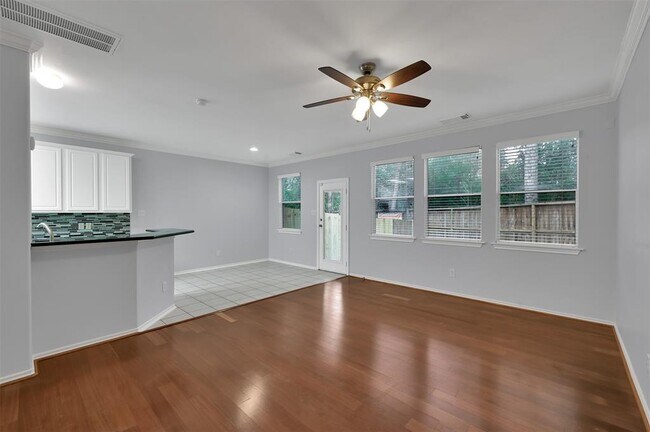 Building Photo - 3 Peach Ridge Pl