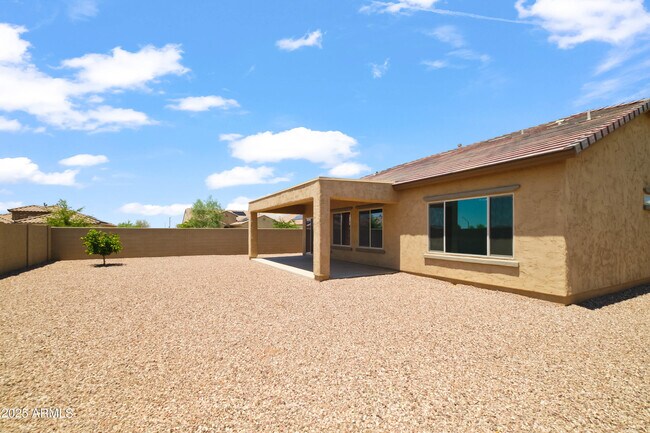 Building Photo - 17555 W Hedgehog Pl