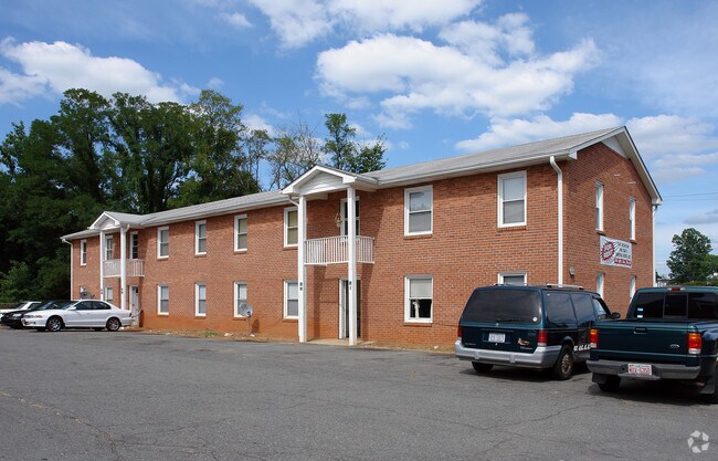 Primary Photo - Arden Manor
