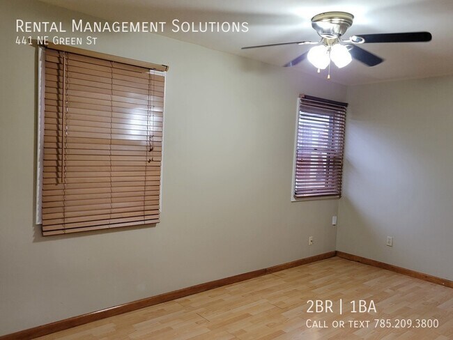 Building Photo - *2-CAR GARAGE* 441 NE Green St - 2 BED/1 BATH