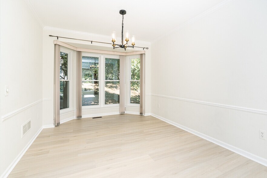 Building Photo - 619 Whitney Dr