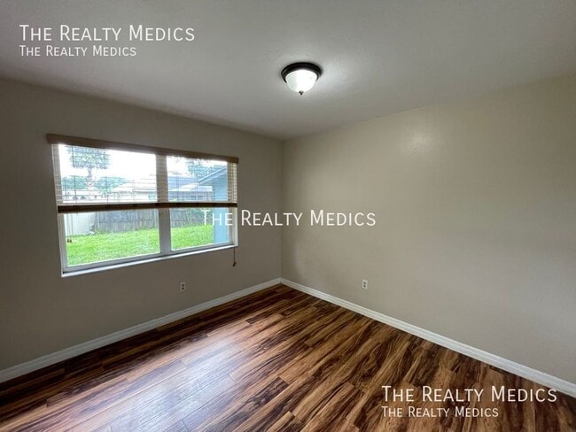 Building Photo - 1159 Fountainhead Dr