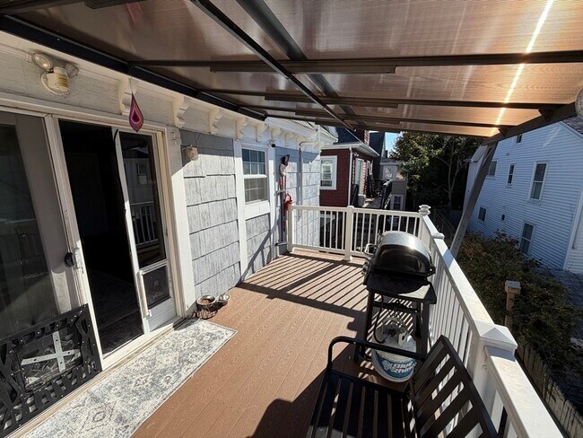 Building Photo - 15 Moore St