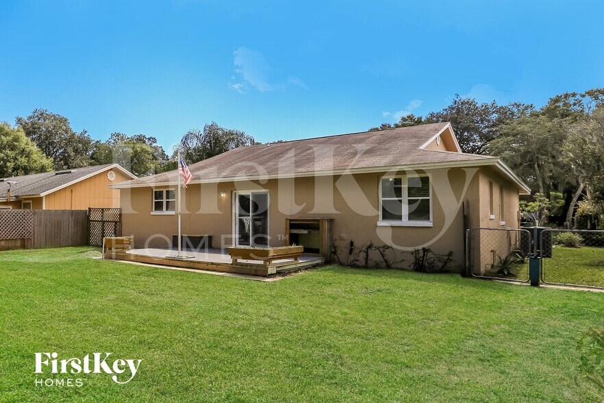 Building Photo - 1047 Cove Landing Dr