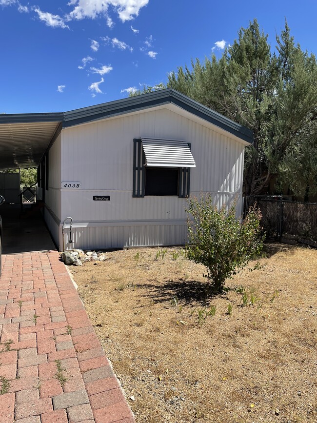 Building Photo - 4035 N Robin Dr