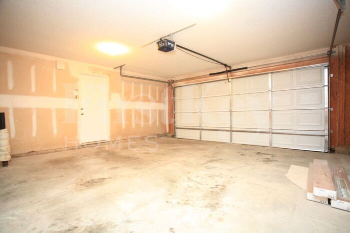 Building Photo - 3817 Sipes Ln