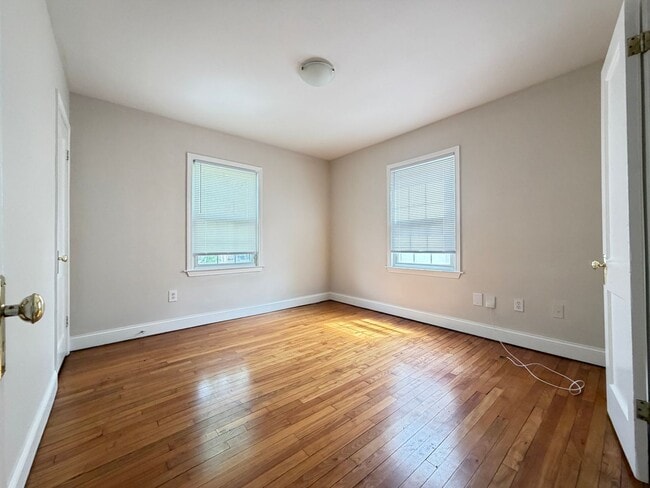 Building Photo - Wonderful 3 Bed and 1 Bath!