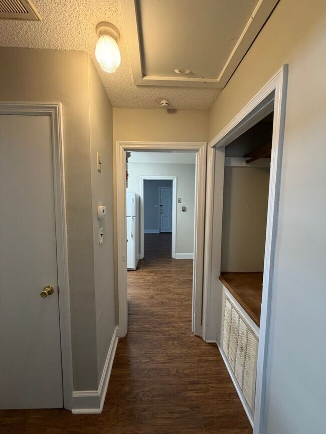 Building Photo - 806 Rodie Ave