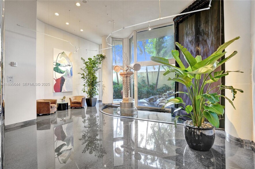 Building Photo - 20191 E Country Club Dr