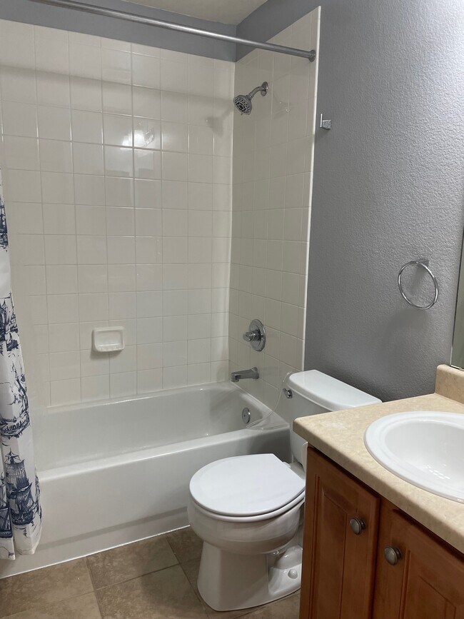 Building Photo - 5505 Abbeywood Cir