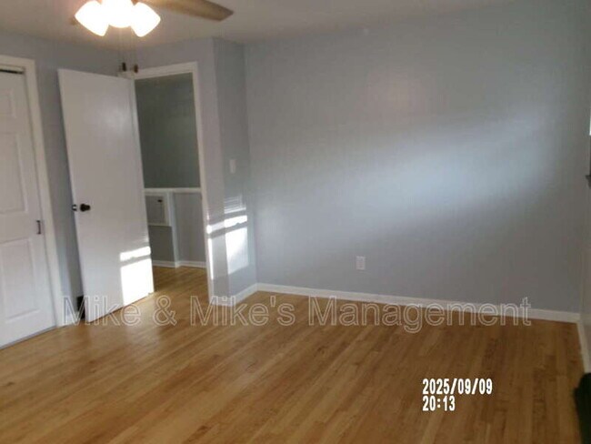 Building Photo - 6400 N 73rd St