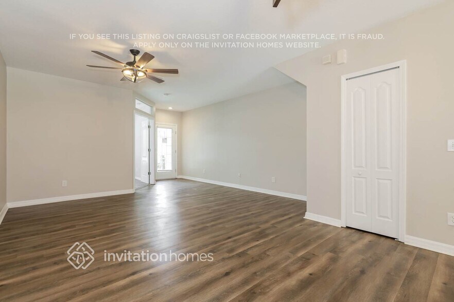 Building Photo - 15792 Fishhawk Falls Dr