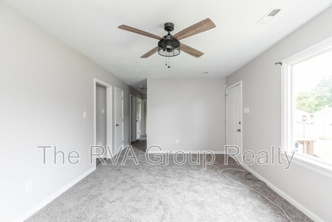 Building Photo - 201 Evergreen Ave