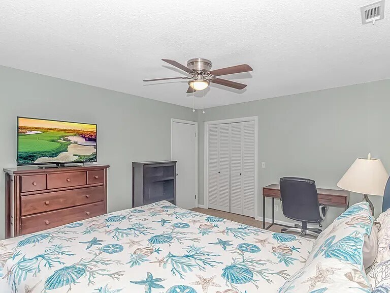 2nd fl back bedrm - 163 Parkview Dr