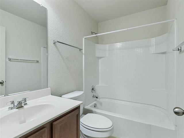 Building Photo - 5105 Marina Dr