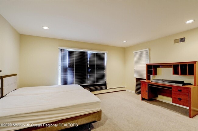 Building Photo - 84 Wickapecko Dr