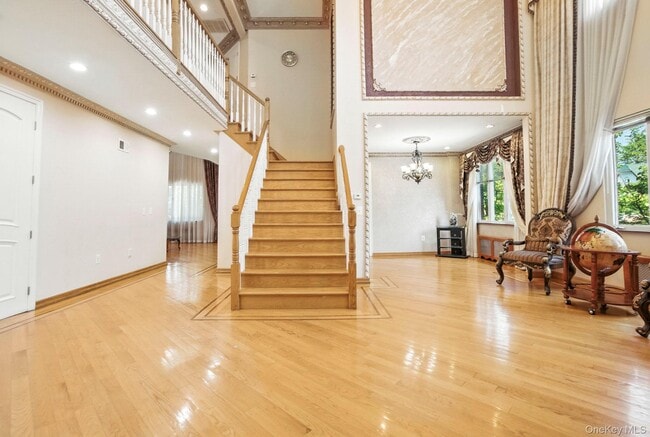 Building Photo - 77-16 Kew Forest Ln