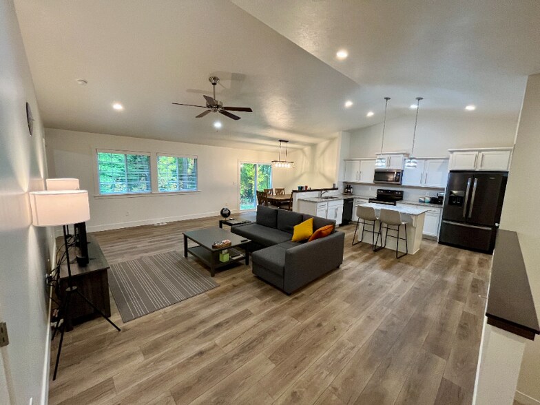 Building Photo - 7410 Bramling Dr