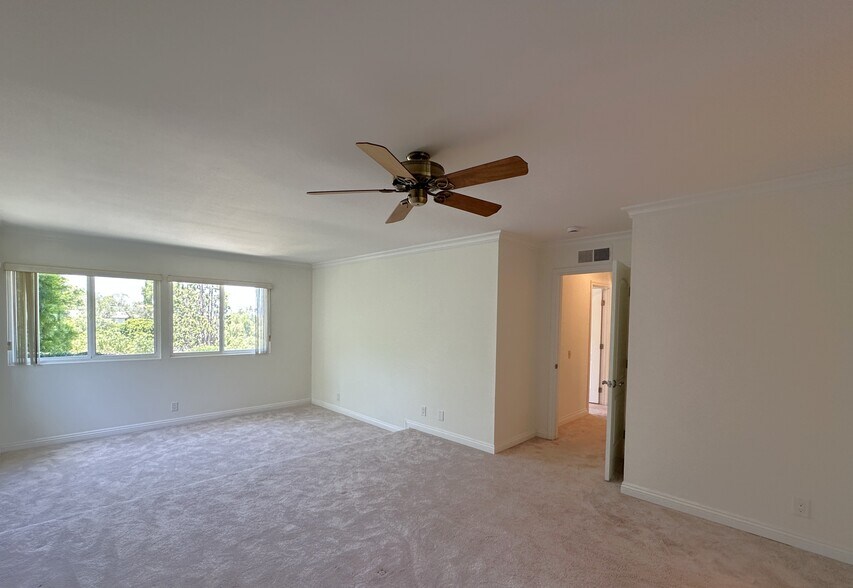 Building Photo - 26543 Academy Dr