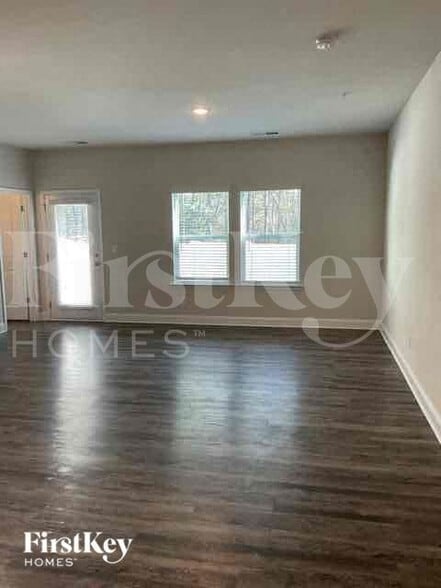 Building Photo - 2031 Cypress Village Dr NW