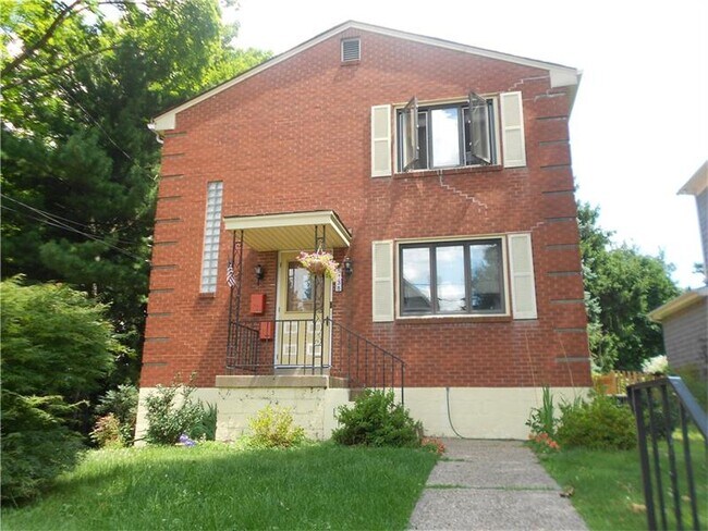 Primary Photo - 738 Ravenswood Ave