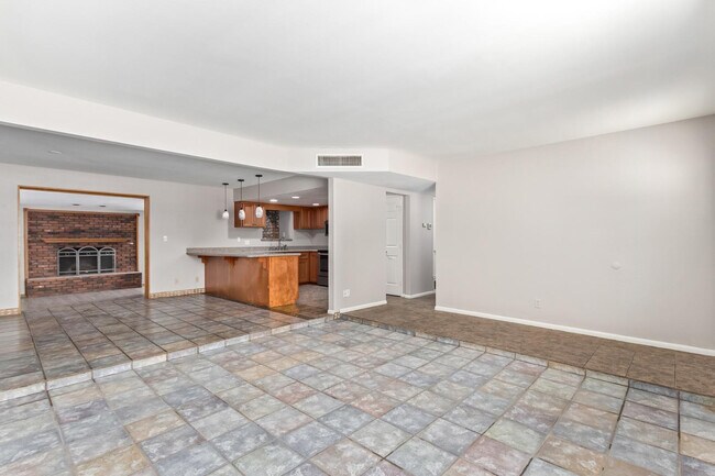 Building Photo - 1918 E Palmcroft Dr