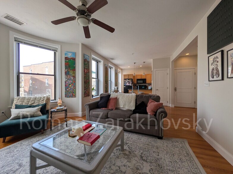 Building Photo - 7 Sutherland Rd