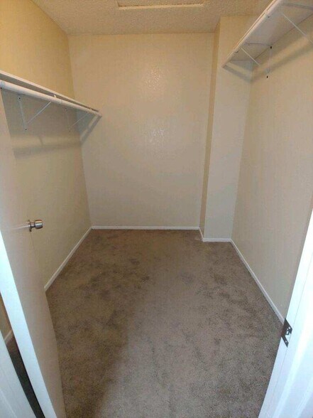 Building Photo - 44500 15th St E