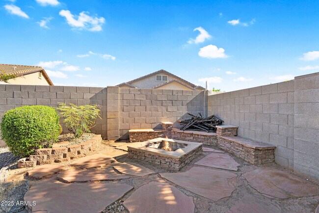 Building Photo - 7431 E Norwood St