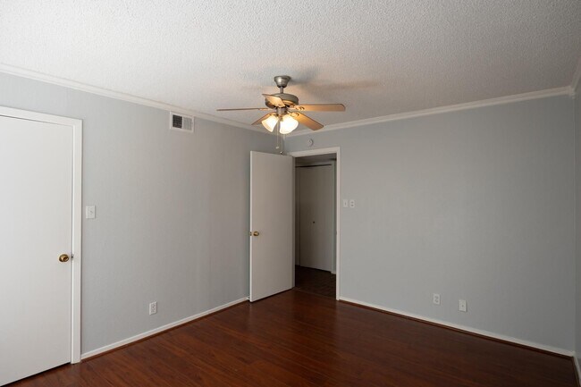 Building Photo - 2110 Rio Grande St