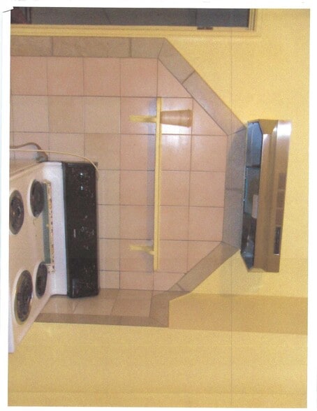 Building Photo - 1003 E Bridger Ave