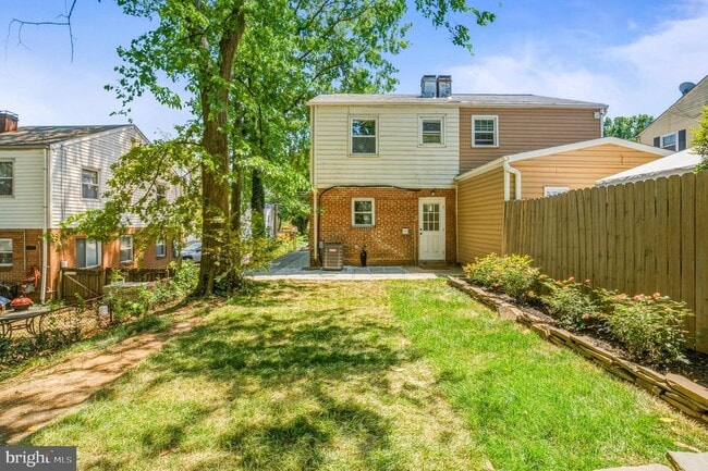 Building Photo - 5810 Fifer Dr